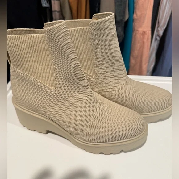 Chic Beige Ankle Booties - Picture 2 of 5